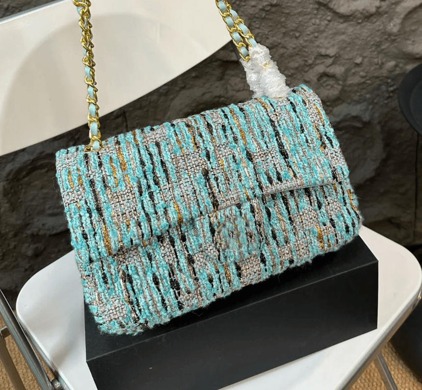 Tweed Chanel