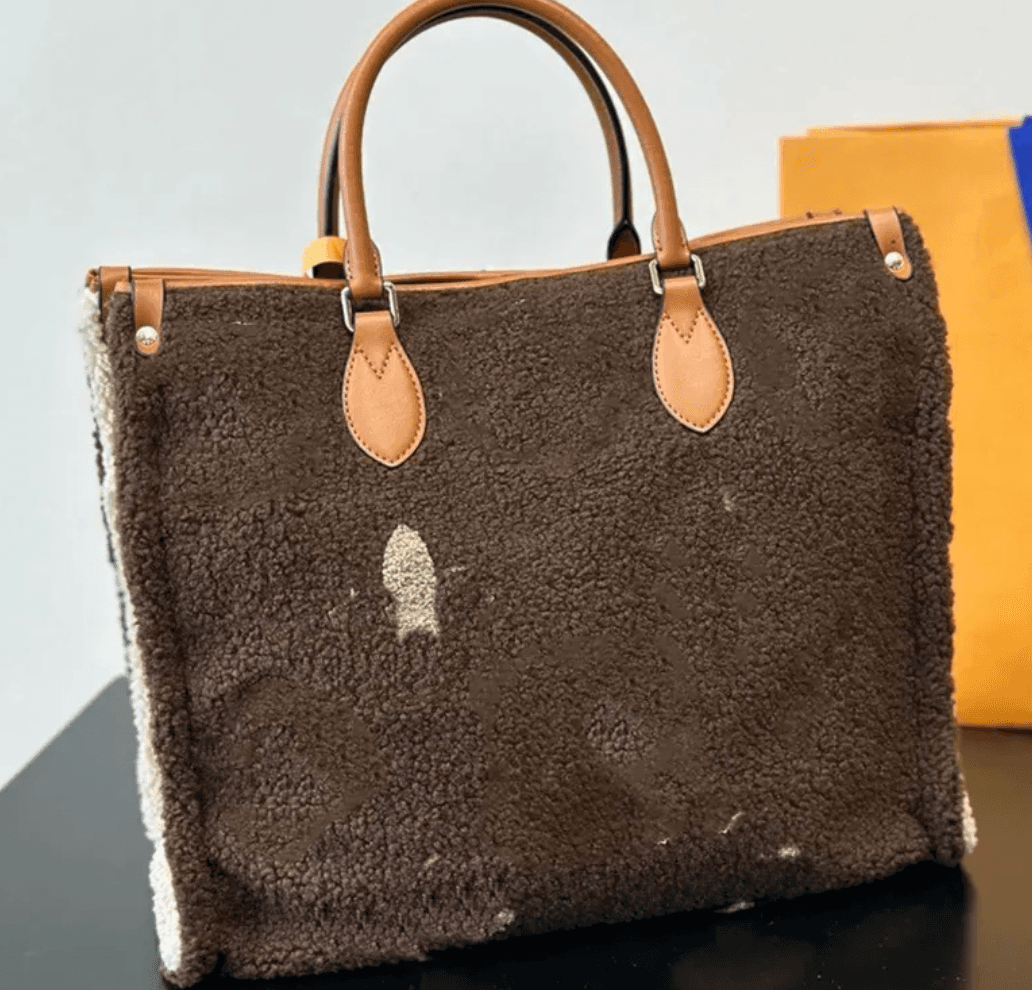 Fur Tote