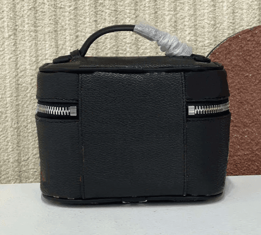 LV Murakami
