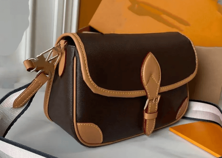 LV Buckle