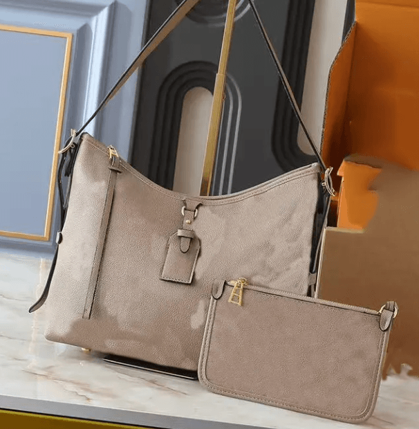 LV tote
