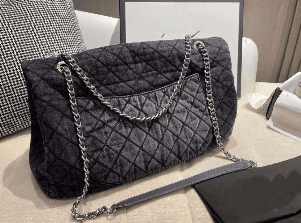 Jumbo Chanel (THE CUTEST BAG)